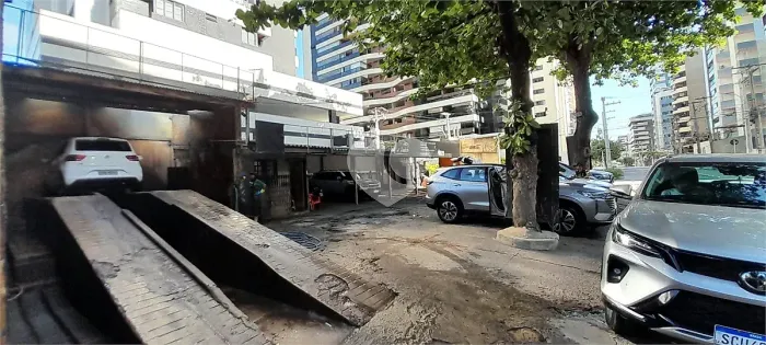 Loja Térrea Comercial - 600m², Ponta Verde