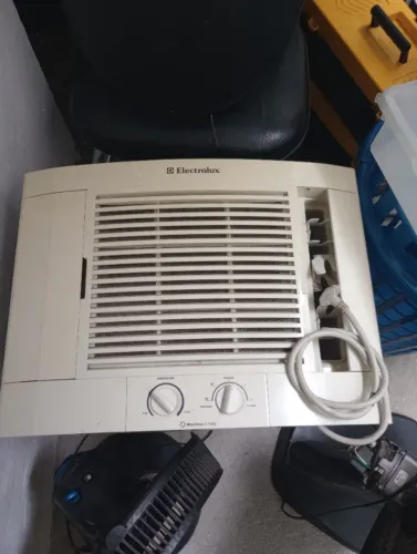 Ar condicionado Electrolux 7500 127V funcionando.