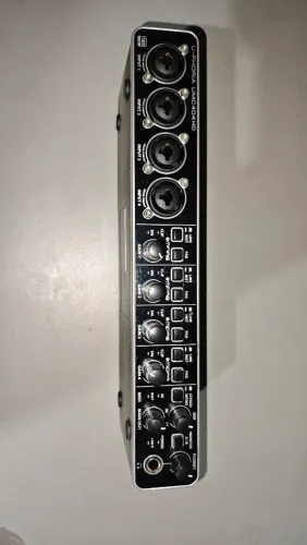 Interface de Áudio - Behringer UMC404HD