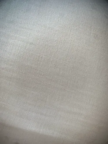 Estou contratando uma mulher para uma loja de telefones