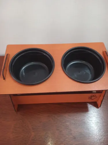 Lindo comedouro e água para Pets.