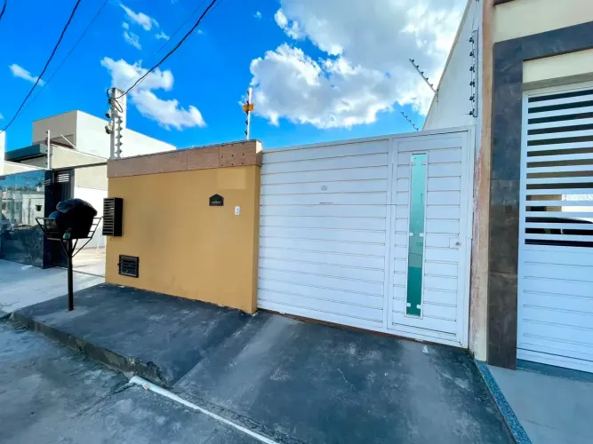 Casa com 3 dormitórios à venda, 140 m² por R$ 400.000 - SIM - Feira de Santana/BA
