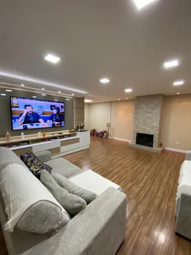 Casa com piscina 4 dormitórios suite 3 vagas cobertas bairro Tarumã- Viamão