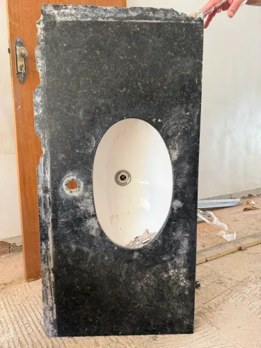 Bancada de Granito Verde Ubatuba com Cuba Oval Embutida - Ótimo Custo-Benefício