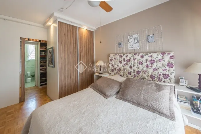 Casa 3 quartos/ piscina e grande pátio