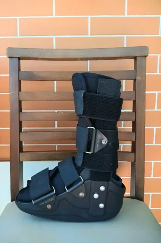 Bota Ortopédica da marca Hidrolight 