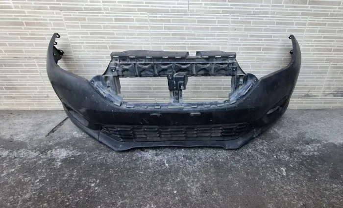 Para-choque Dianteiro Fiat Strada 2021/2026
