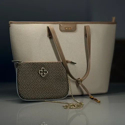 DUAS BOLSAS POR APENAS R$ 250. CAPODARTE E SANTA LOLLA