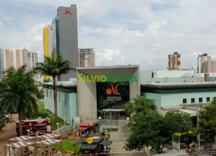 Localizada no pavimento térreo do Shopping Avenida Center, uma das principais referências 