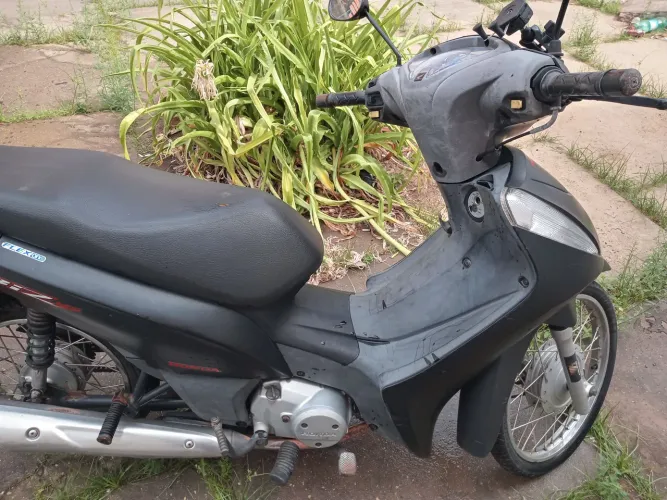 MOTO BIZ 125