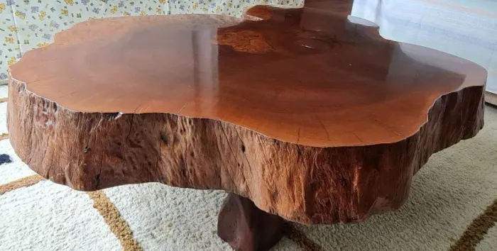 Mesa de Centro Rústica de Madeira Maciça