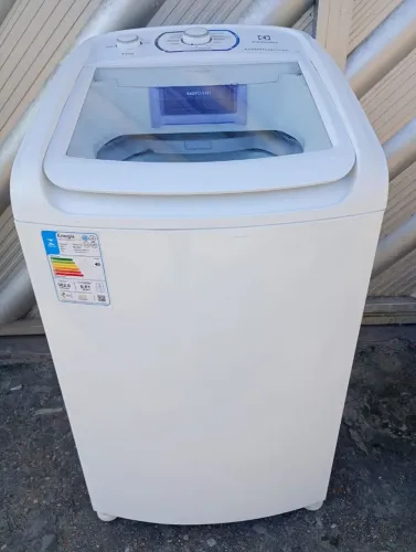 Máquina de lavar Electrolux 11kg bem conservada