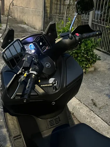 Linda moto semi nova - Dafra - Maxsym