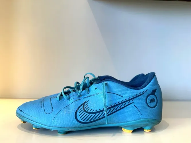 Chuteira Nike mercurial 2022 num 42 usada