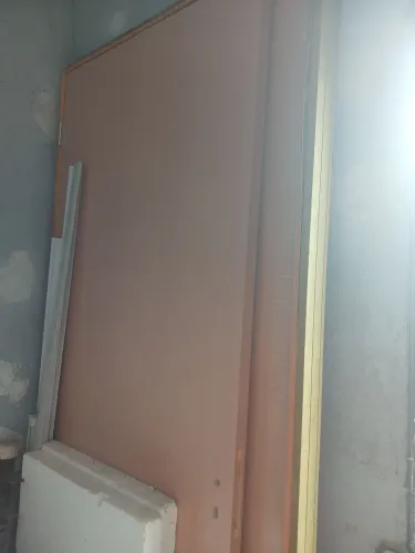 2 Portas de apartamentos