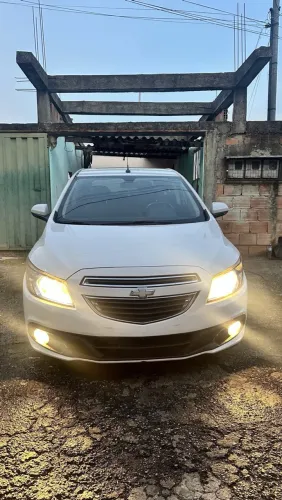 Chevrolet Onix Hatch LTZ 1.4 8V Flex Power Aut. 4P 2015