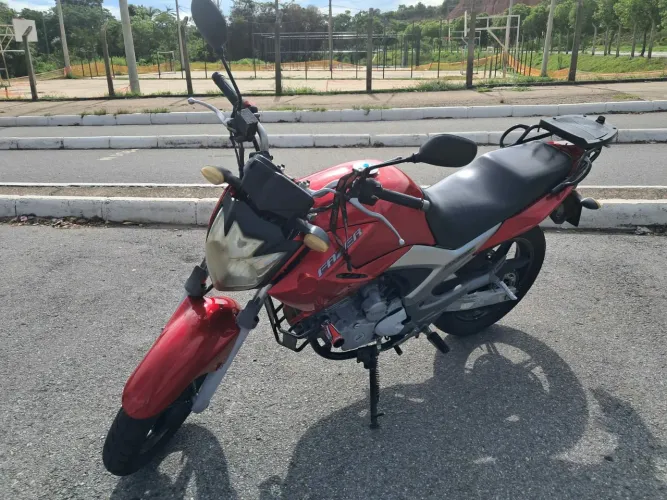 Vendo yamaha fazer em otimo estado