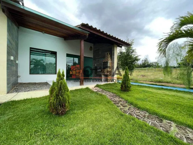 Casa em condomínio / Excelente oportunidade / 02 quartos / Jardim / Mini Cinema / hidromas