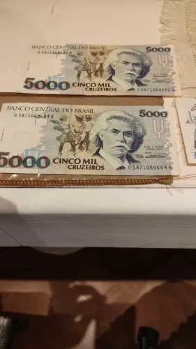 Notas de 5000 cruzeiros novas