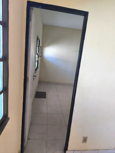 Alugo casa em Queimados