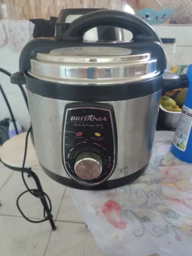 Vendo panela de pressão elétrica