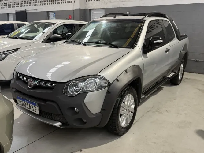 Fiat Strada Adv. Ext. 1.8 Locker Dual.flex CE 2013