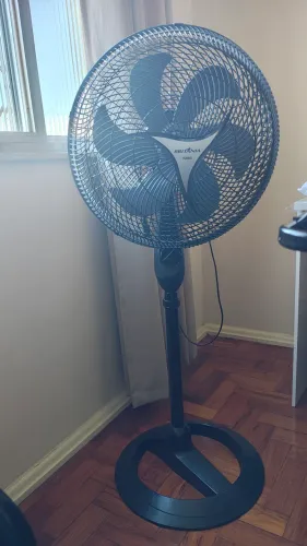 Ventilador Britânia com defeito