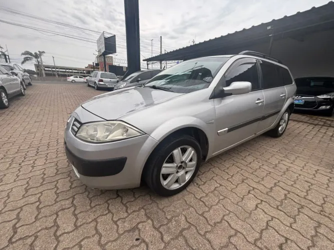Renault Megane Grand Tour Dynam. Hi-flex 1.6 16V 2009