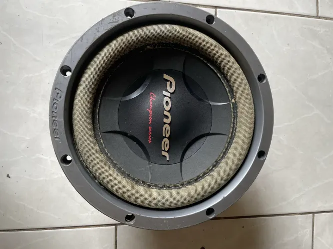 Subwoofer pioneer