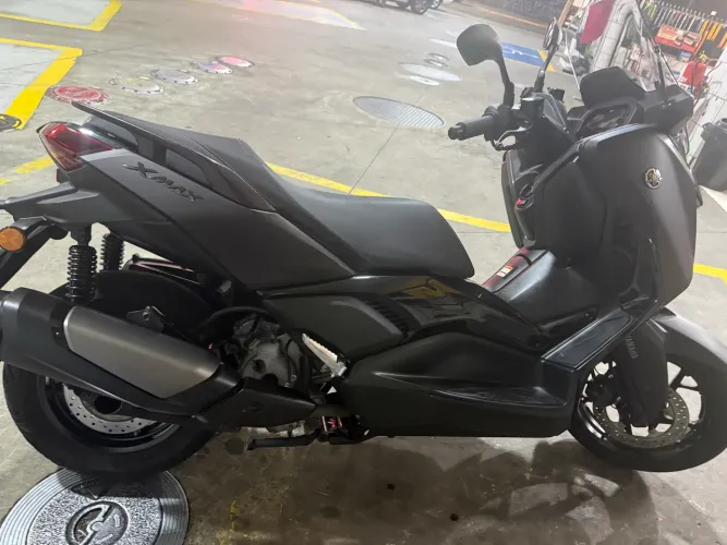 Yamaha XMAX 300 2026 | 5.700 km |Pneus Michelin Novos + Jogo de Pneus Original de Brinde