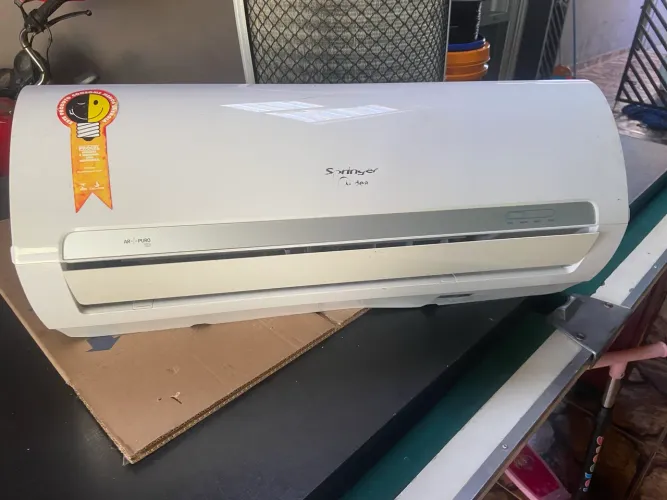 Vendo ar condicionado Midea funcionando perfeitamente 
