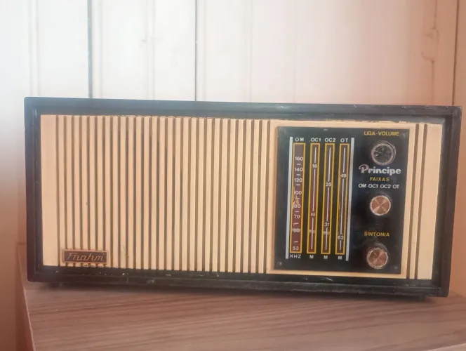 Rádio antigo