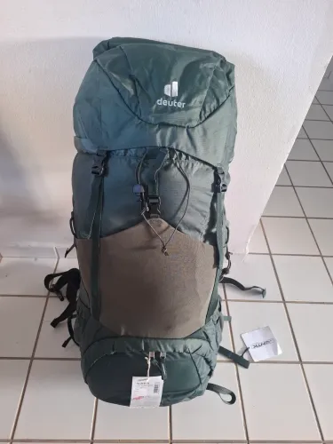 Mochila NOVA Trecking cargueira - Marca DEUTER Tour Lite 50+10L