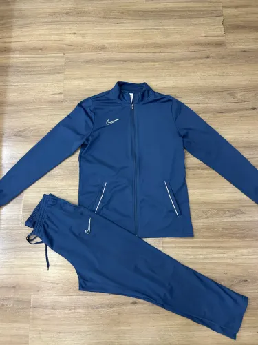 Conjunto Nike dri fit azul claro