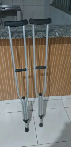 Vende-se ou aluga muletas