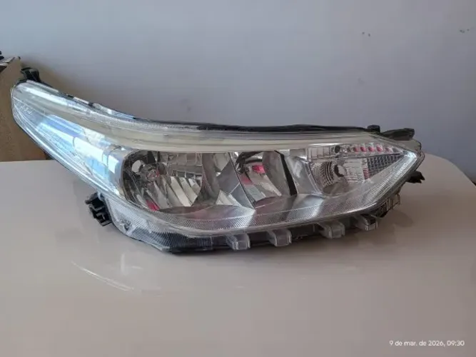 FAROL TOYOTA YARIS 2019 2020 2021 2022 2023 LD CROMADO ORIGINAL