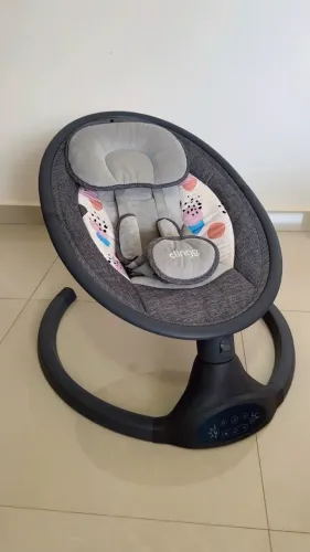 Cadeira de Balanço Clingo Joyful ? Semi Nova ? R$ 550