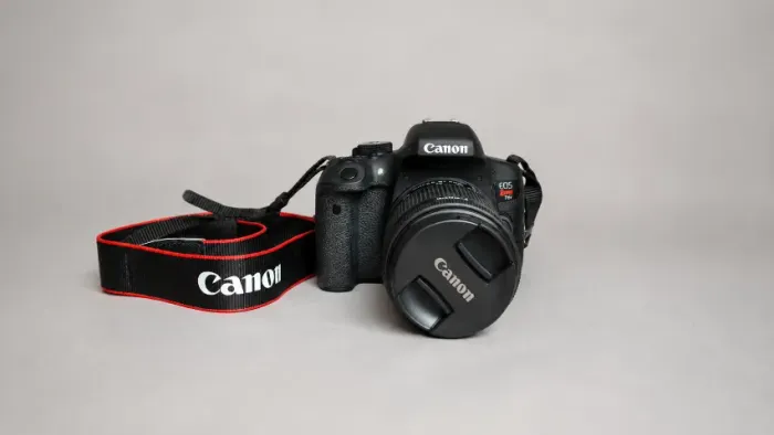 Canon EOS Rebel T6i + 2 Lentes (EF-S 18-55 mm e EF 50 mm)