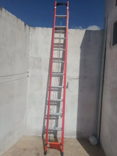 Escada de fibra 6 metros nova sem uso
