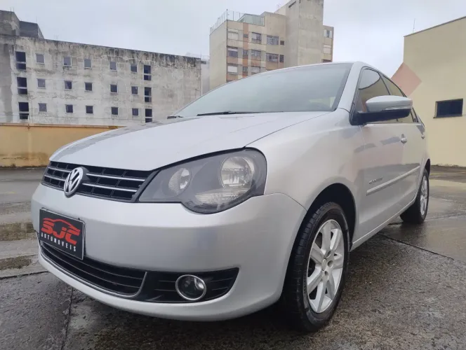 Volkswagen Polo Sed. Comfort. 1.6 MI Tot. Flex 8V 2013