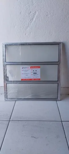 PROMOÇÃO Basculante ideal banheiro 60x60 novo R$ 95,00