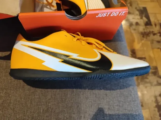 Chuteira Nike Mercurial Futsal NOVA 41/42