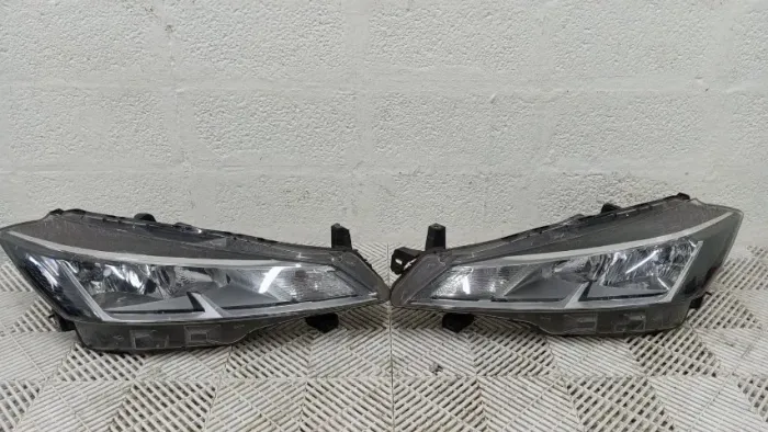 PAR DE FAROL NISSAN KICKS