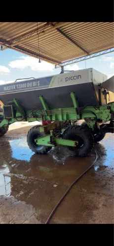 Distribuidor de sólidos Piccin 12000 DH BI S