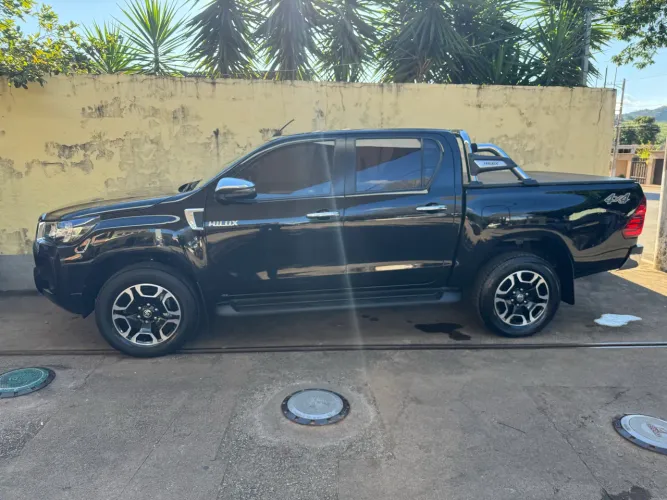 Toyota Hilux CD SRV 4X4 2.8 TDI Diesel Aut. 2021