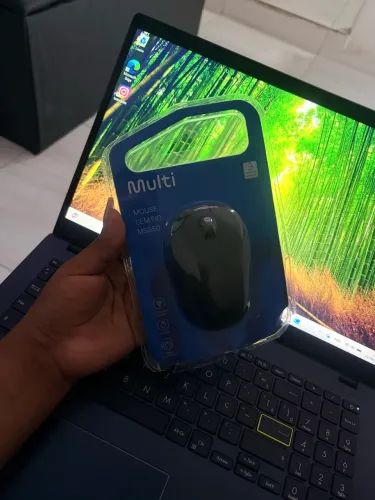 Vendo este notebook, comprei para ver série e não uso!
