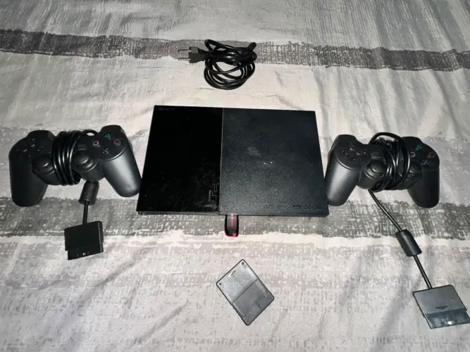 PLAYSTATION 2 À VENDA