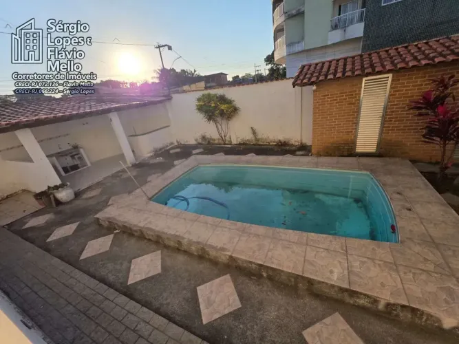ITABORAÍ - Casa 5 quartos com 200m² de área no Centro, terreno de 430m² !! Cod(31IV)