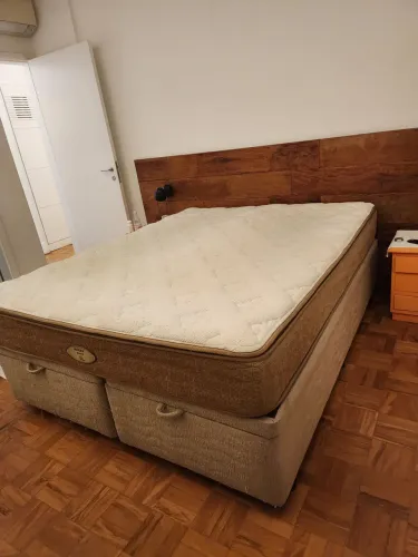 Cama box Queen, bau e colchão excelente estado