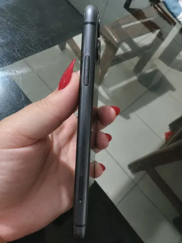 iPhone 11 - Preto (64gb)